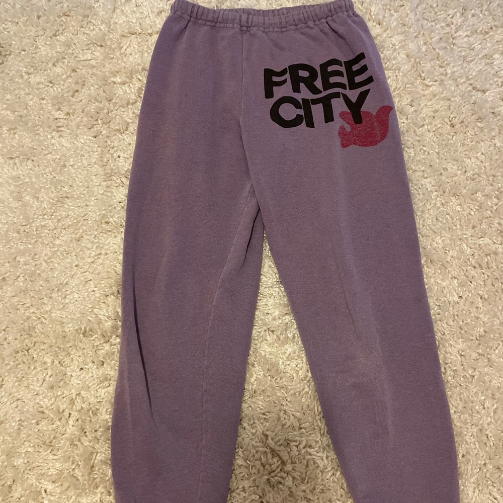 Cutest free city sweatpants!